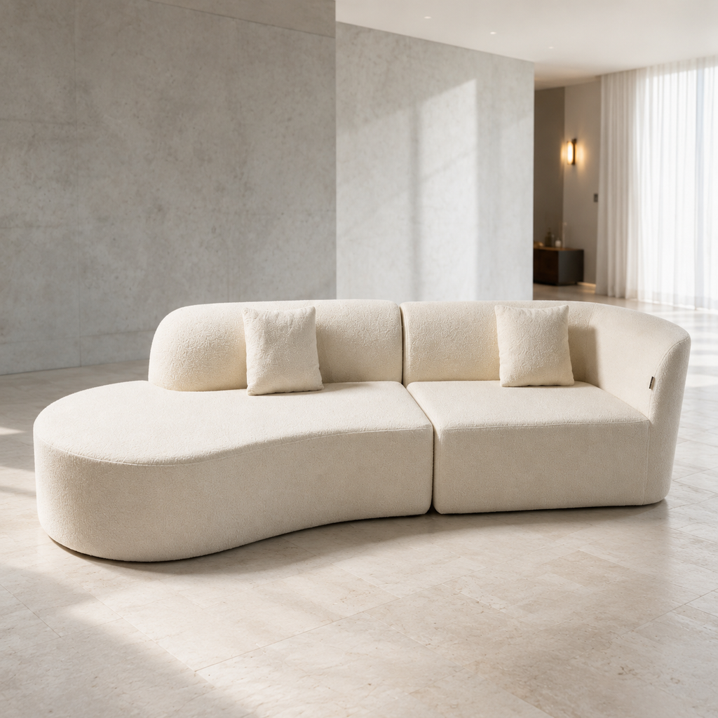 Lune Sofa seen straight on, the whole crescent in daylight